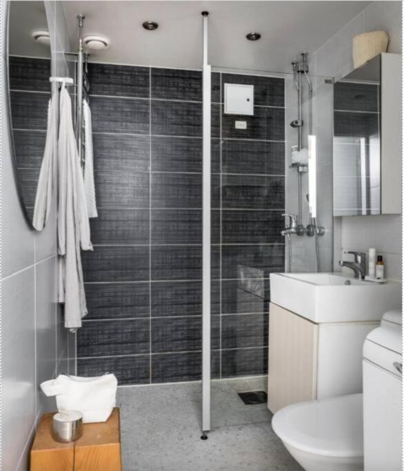 Scandinavian 2-Rooms Apartment City Center Хельсинки Экстерьер фото